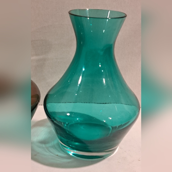 Two vintage brown and green glass small vases. - Picture 3 of 6